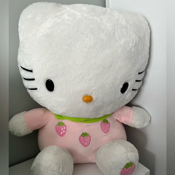 BIG HELLO KITTY FOR SALE - Picture 1 of 1